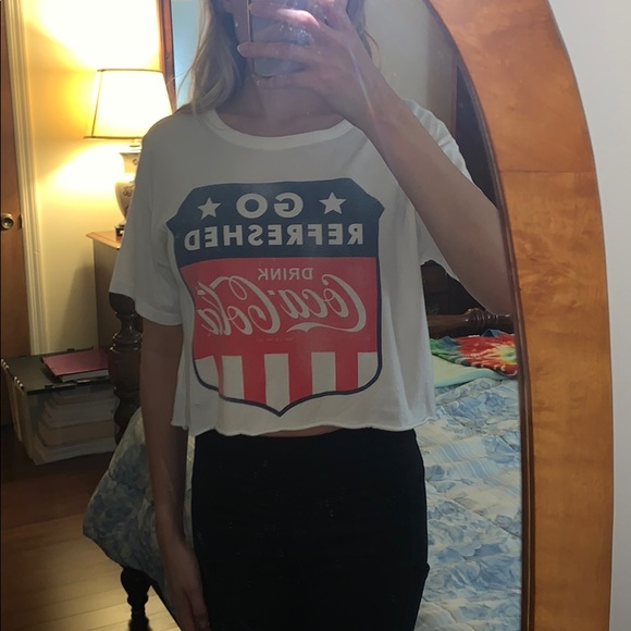 NWOT American Eagle Coca-Cola cropped tee shirt - Picture 2 of 5